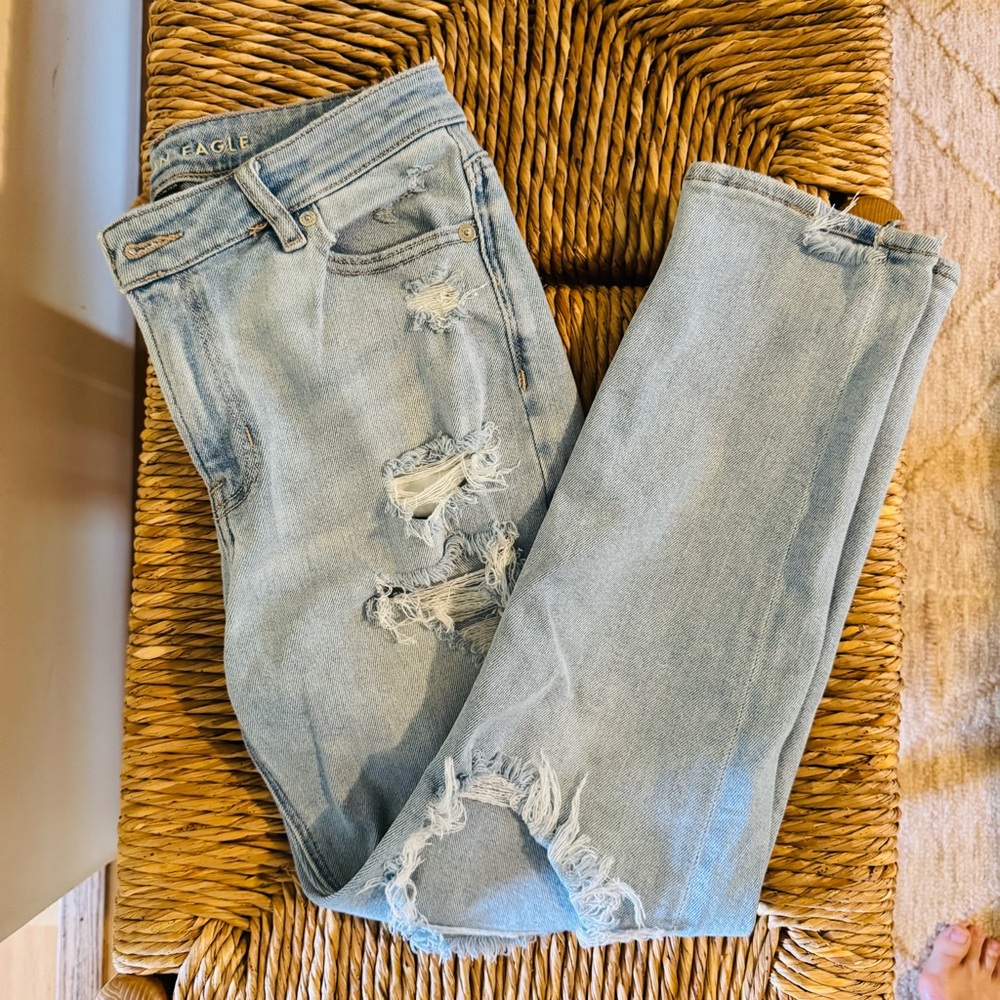 American Eagle Outfitters Light Blue Distressed Stretch Jeans Size 4 Short